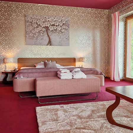 Hotel Rajska Zahrada Nové Město nad Metují Zewnętrze zdjęcie