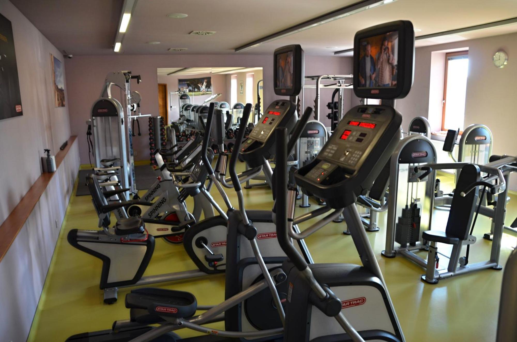 Hotel Rajska Zahrada Nové Město nad Metují Zewnętrze zdjęcie