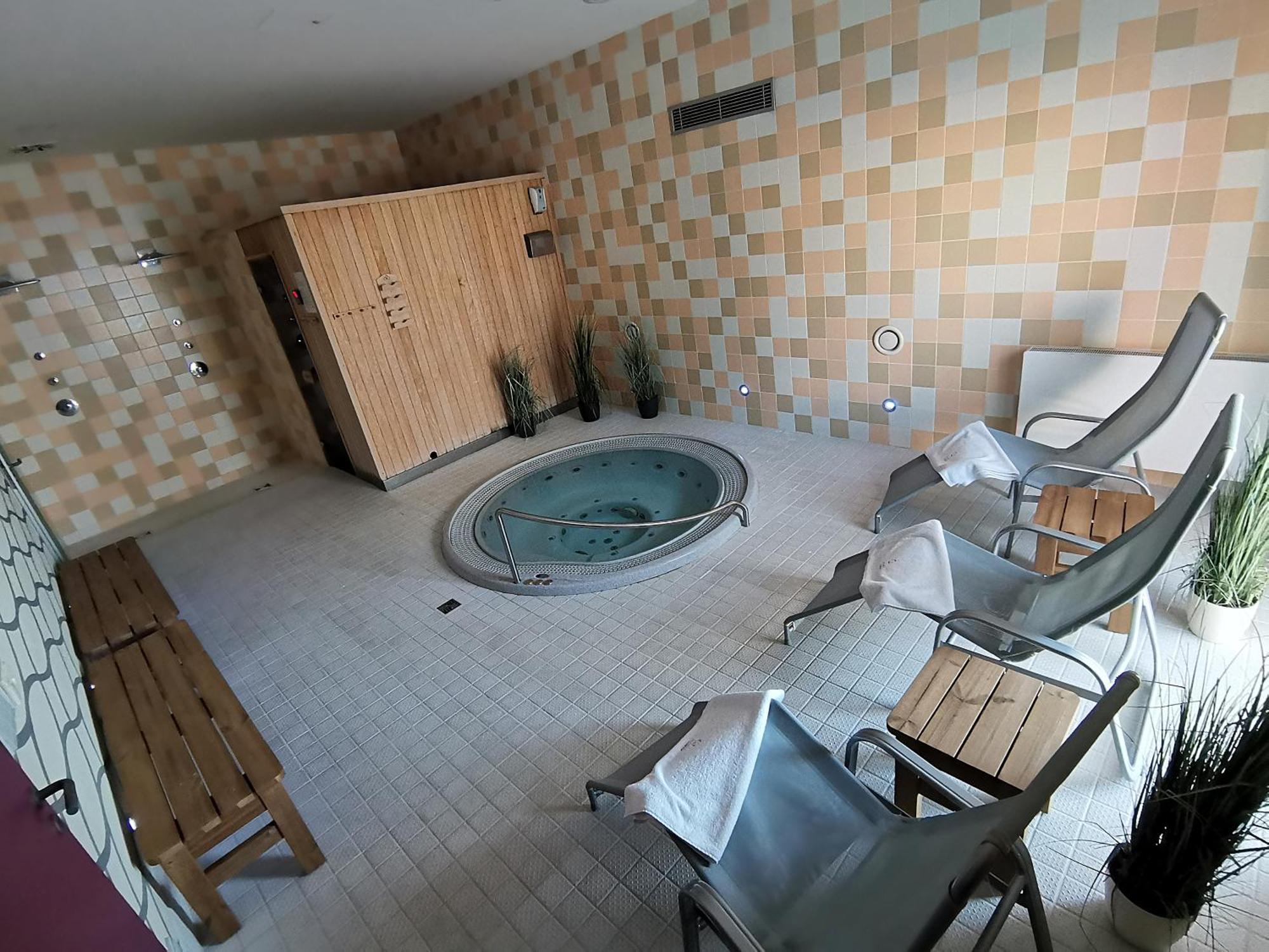 Hotel Rajska Zahrada Nové Město nad Metují Zewnętrze zdjęcie