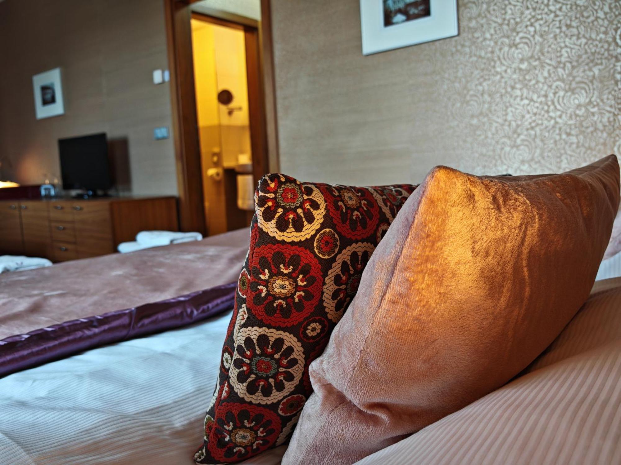 Hotel Rajska Zahrada Nové Město nad Metují Zewnętrze zdjęcie