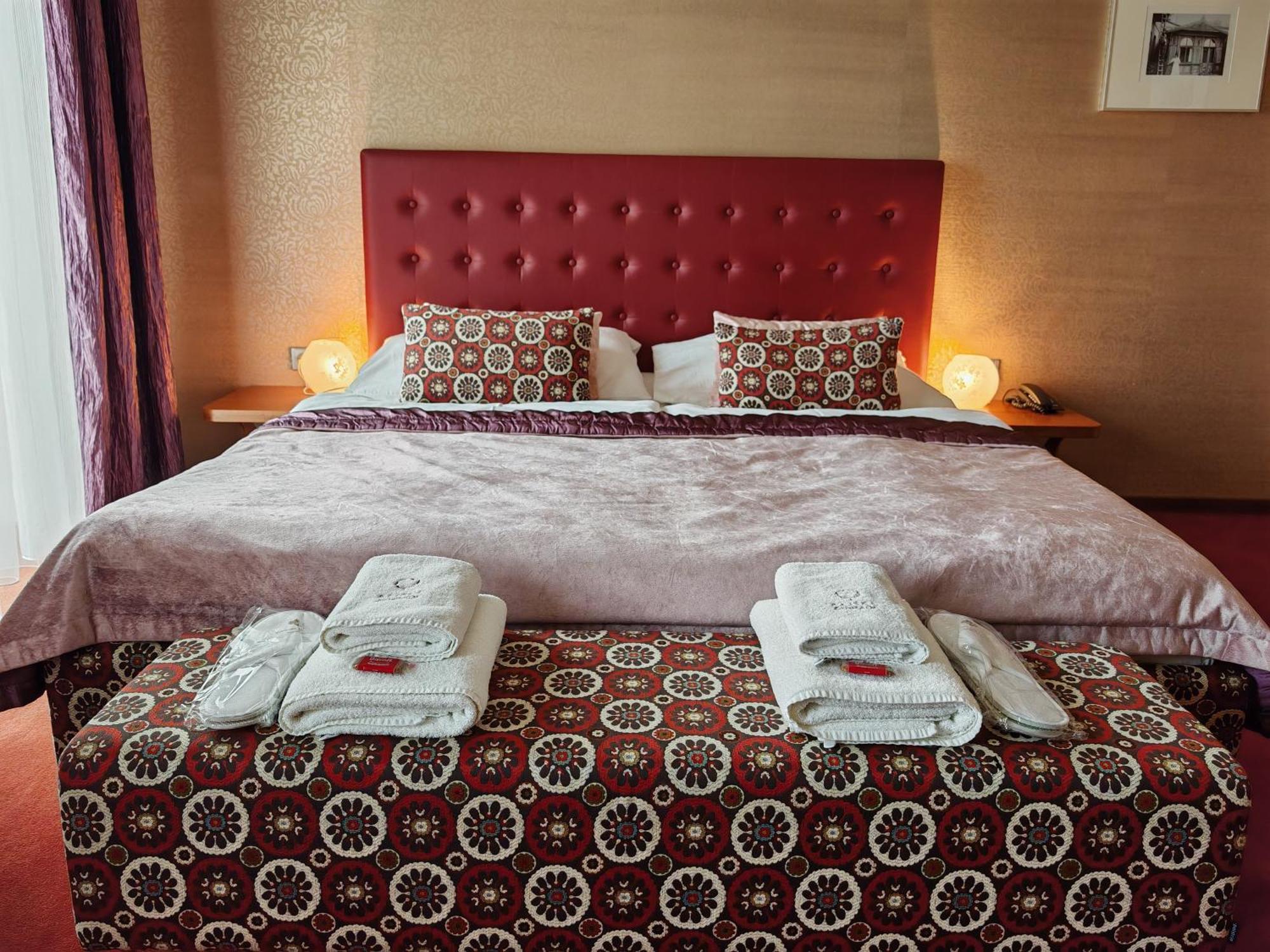Hotel Rajska Zahrada Nové Město nad Metují Zewnętrze zdjęcie