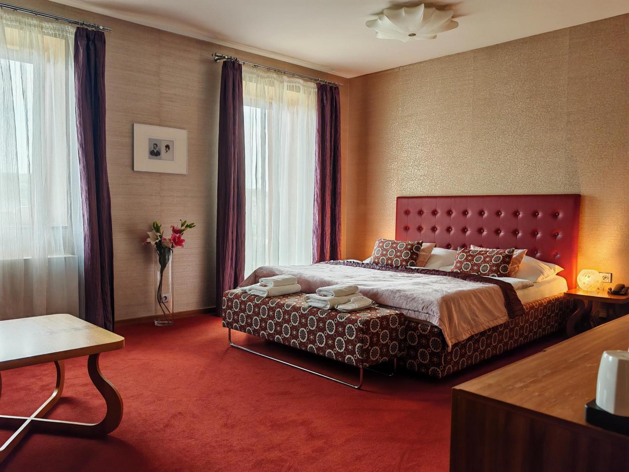 Hotel Rajska Zahrada Nové Město nad Metují Zewnętrze zdjęcie