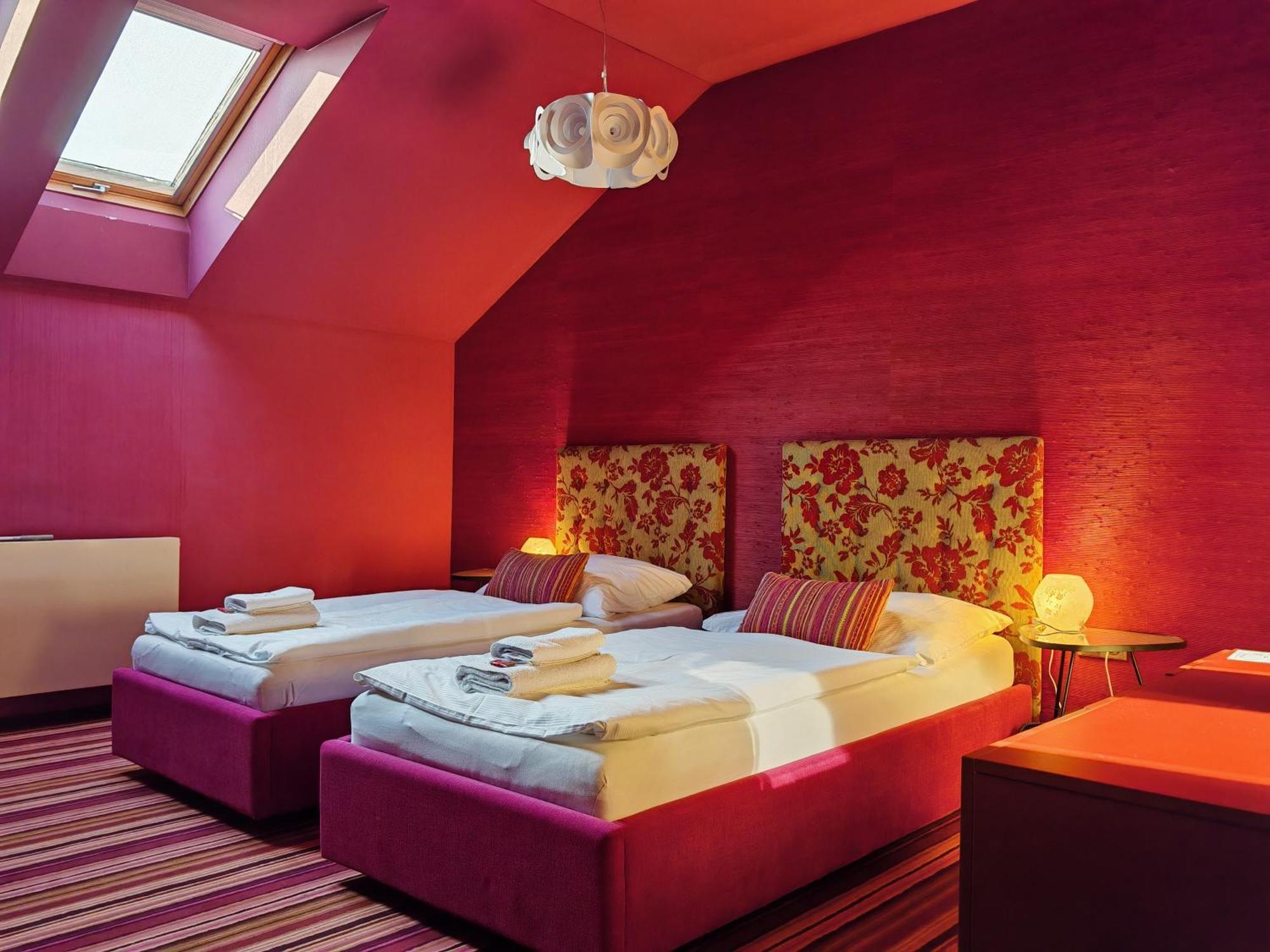 Hotel Rajska Zahrada Nové Město nad Metují Zewnętrze zdjęcie