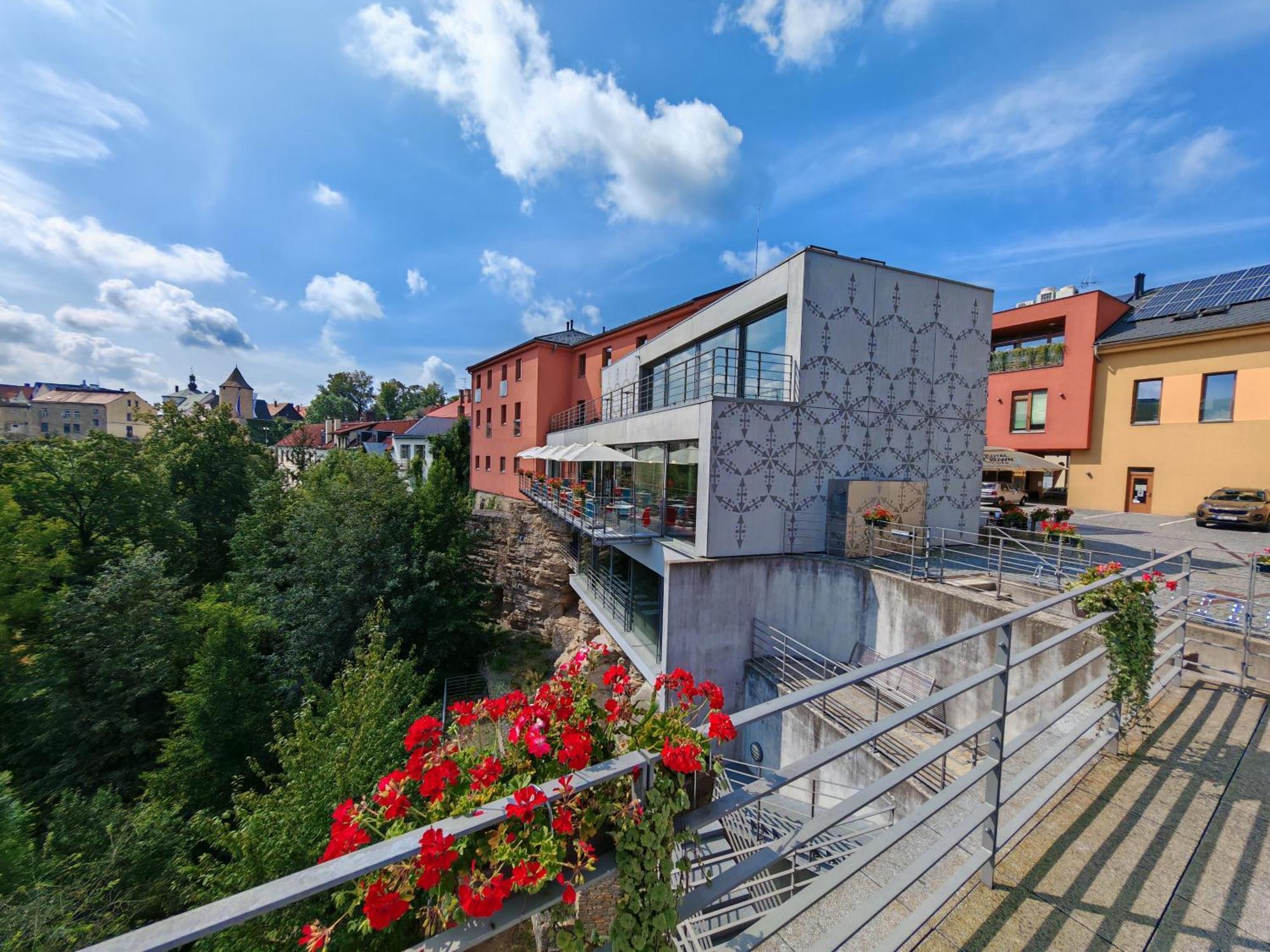 Hotel Rajska Zahrada Nové Město nad Metují Zewnętrze zdjęcie