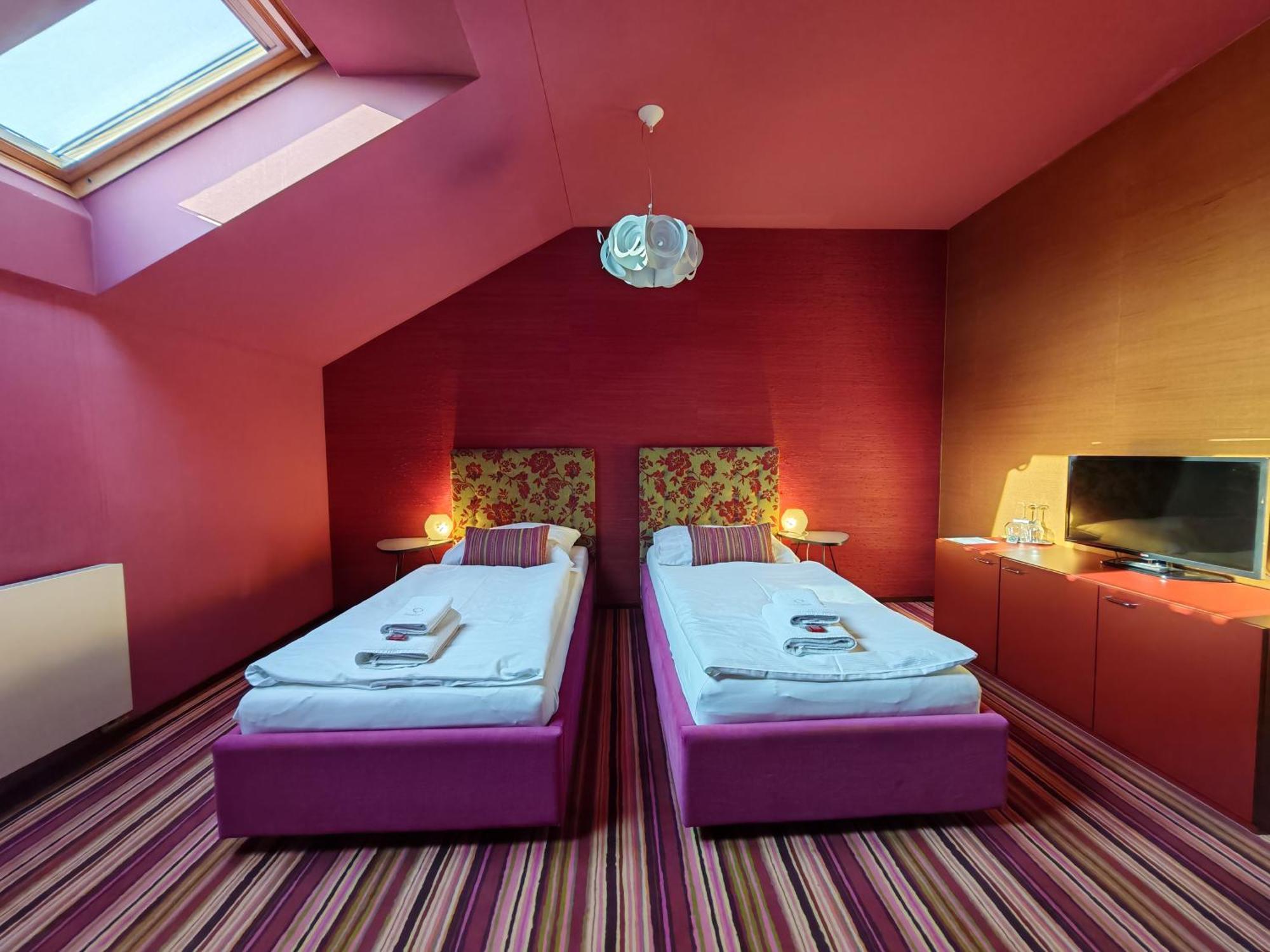 Hotel Rajska Zahrada Nové Město nad Metují Zewnętrze zdjęcie