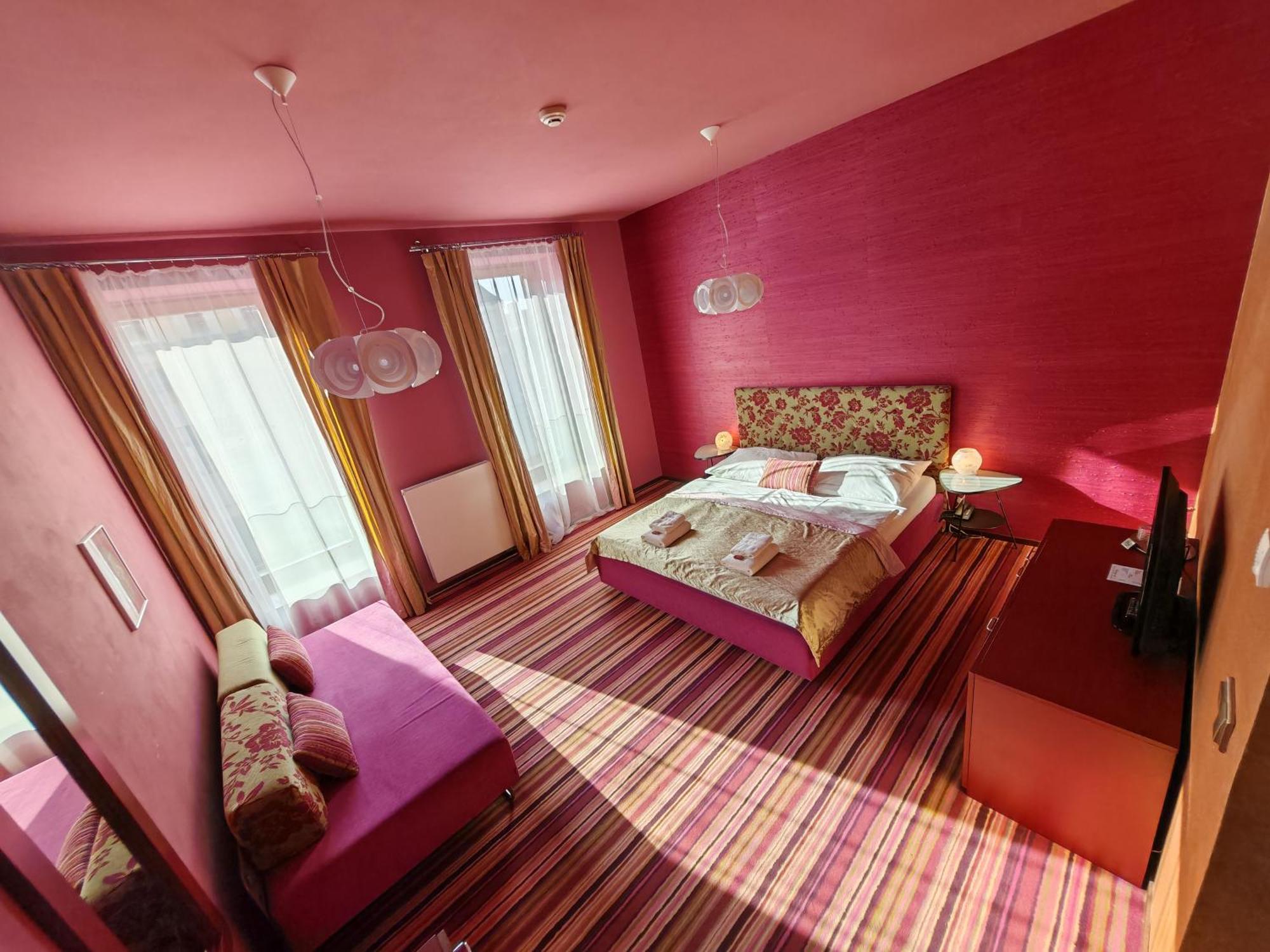 Hotel Rajska Zahrada Nové Město nad Metují Zewnętrze zdjęcie