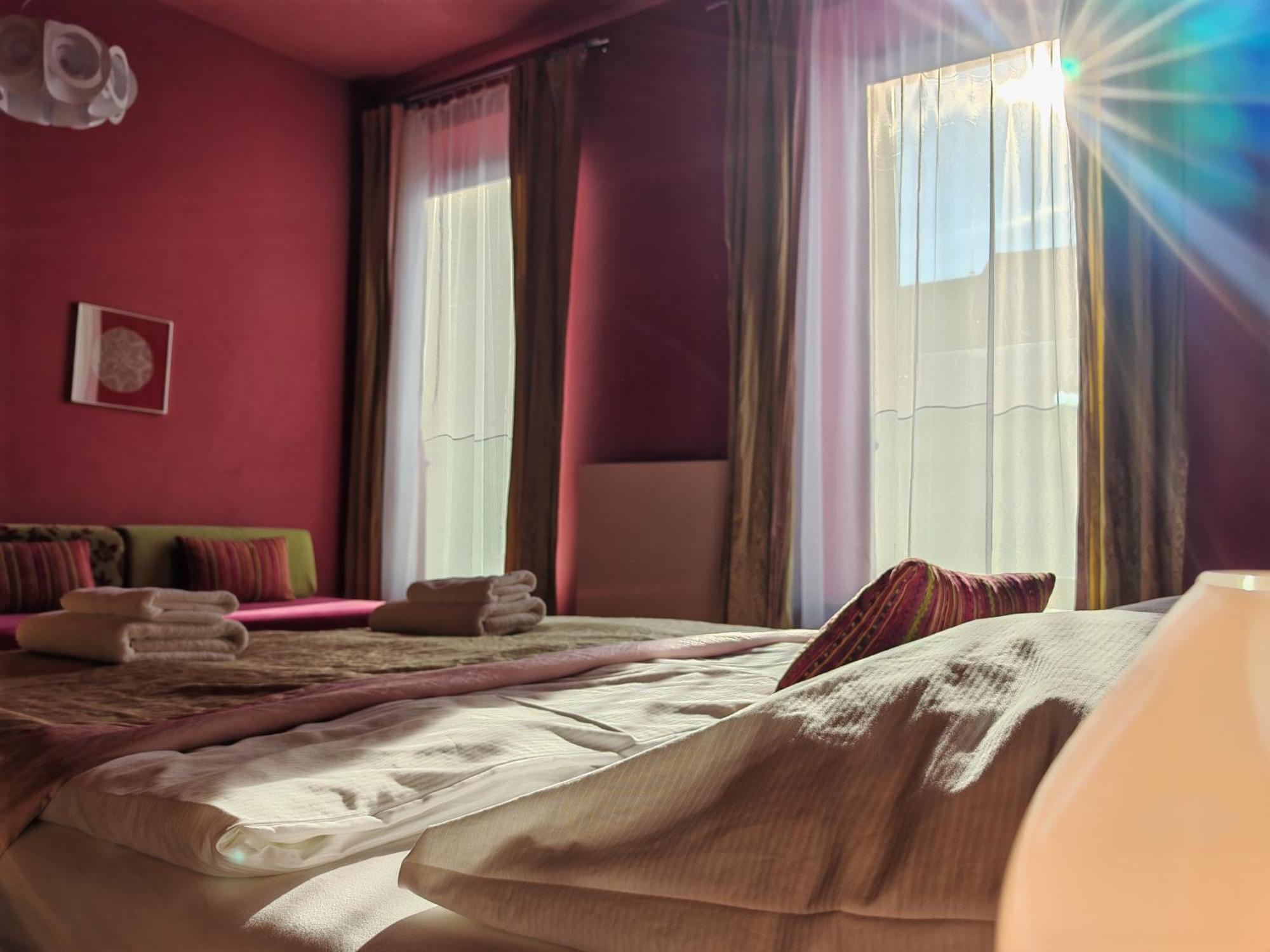 Hotel Rajska Zahrada Nové Město nad Metují Zewnętrze zdjęcie